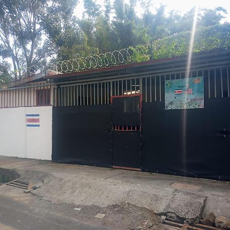 Hogar Tico-Estadounidense Cerca De Aeropuerto Alajuela Eksteriør bilde