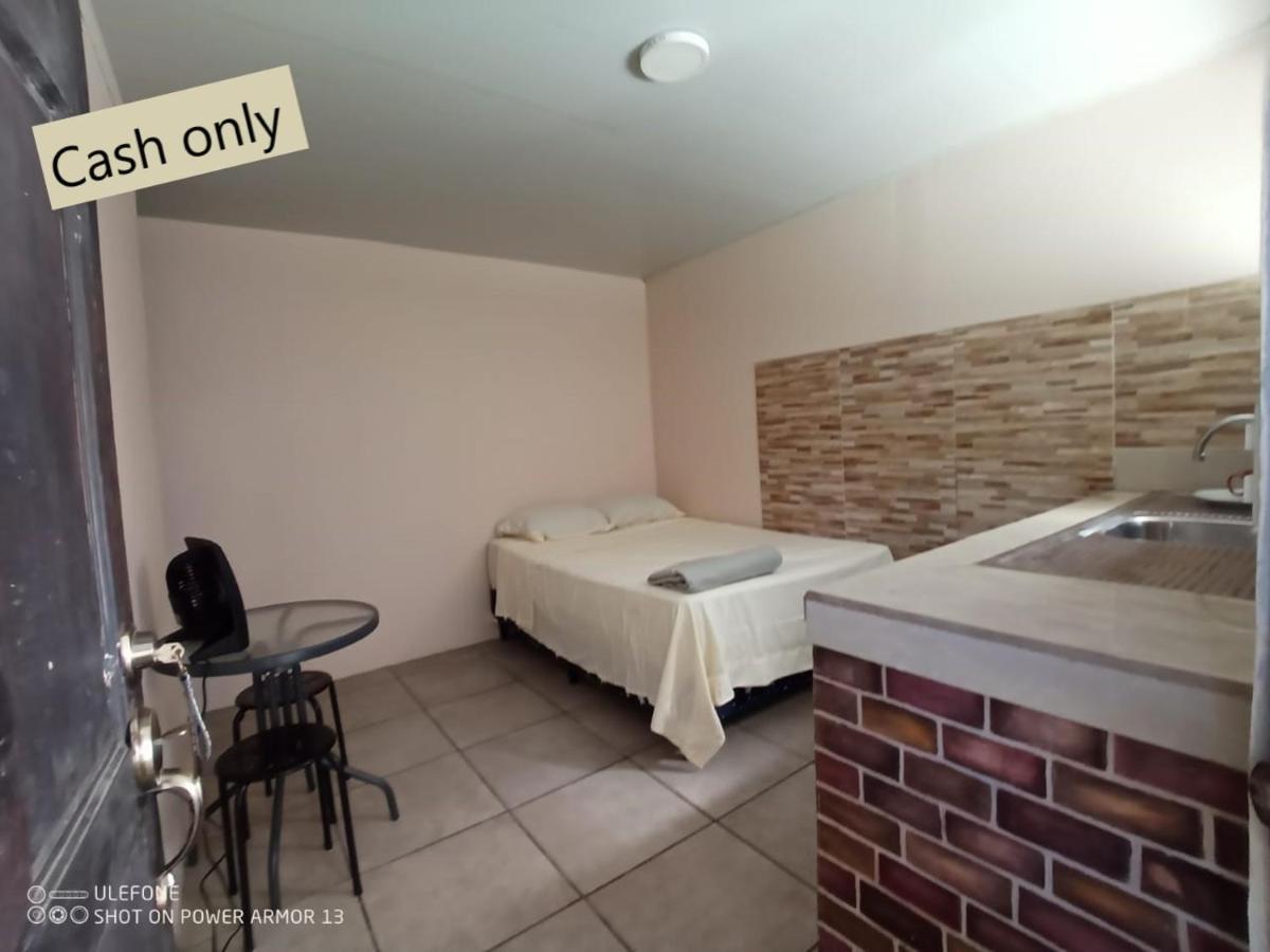 Hogar Tico-Estadounidense Cerca De Aeropuerto Alajuela Eksteriør bilde